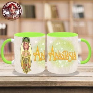 كوب الجميلة انستازيا